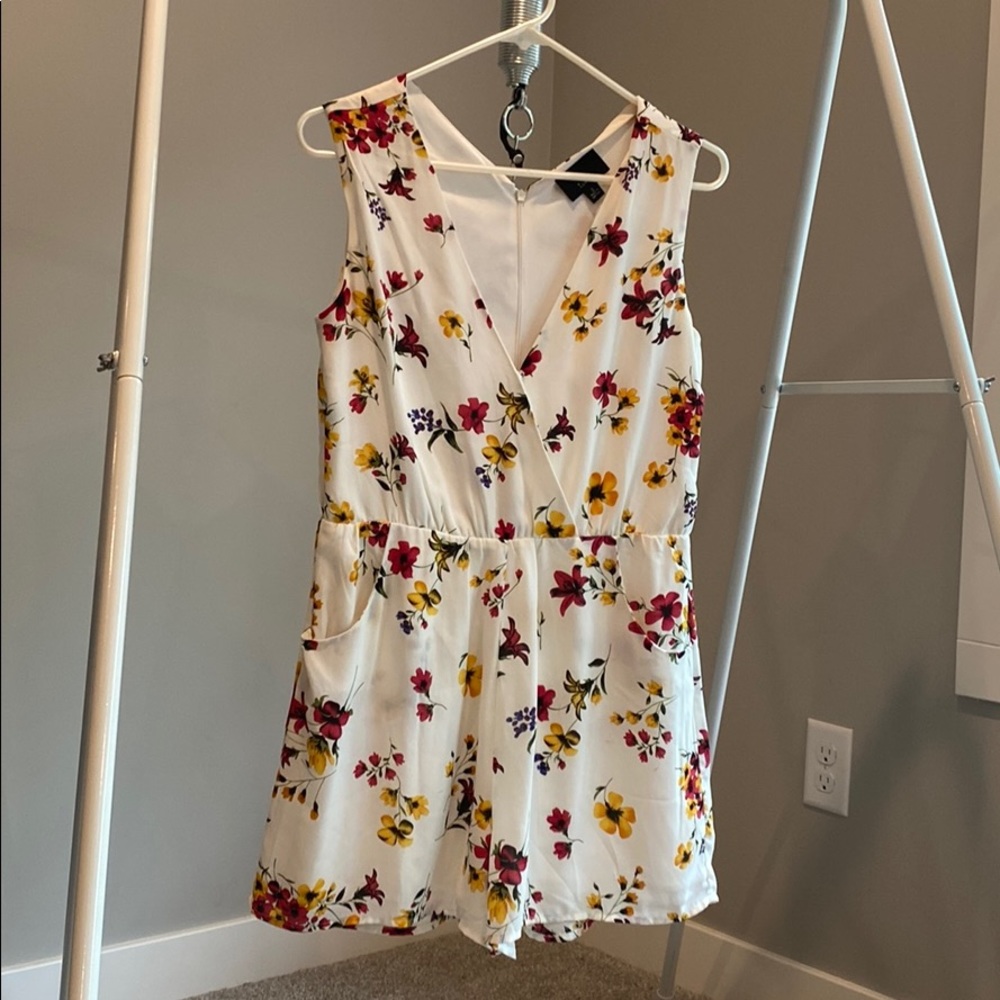 White floral romper, size small
